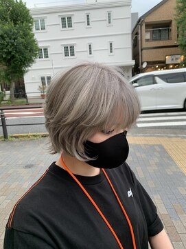 バダス(Badass) ホワイトベージュ