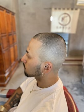 モリヲ商店 choose a person