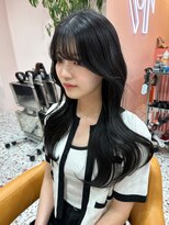 ボタン シブヤ(VOTAN SHIBUYA) 韓国ヘア/顔まわりカット/前髪あり/艶感カラー/ブルーブラック