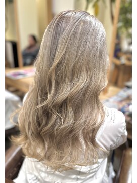 ローネス ギンザ(LONESS ginza) くびレイヤーエモージュグレーベージュカラーダーク アッシュ