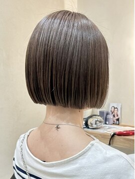 ヒビヲ(HIBIO) ショートボブ切りっぱなしベージュカラーダブルカラー20代30代