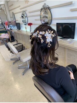 プルーフアンテナ(PROOF ANTENNA) ハーフアップ&袴着付けメイク