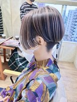 ランプ ヘアー(lamp hair)&nbsp;グレージュ/バイカラー/セクションカラー/ハンサムショート