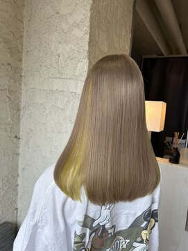 ペネロープ(Penelope) 新宿/ブリーチカラー/ハイトーンカラー/ベージュ