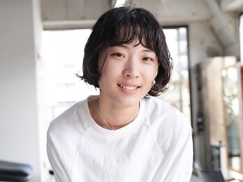 シック(sick)の写真/ふんわり柔らかな質感のパーマで、毎日のスタイリングも簡単に*コテで巻いたようなカールが再現できる♪