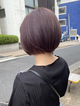 ピンクラベージュ丸みボブ