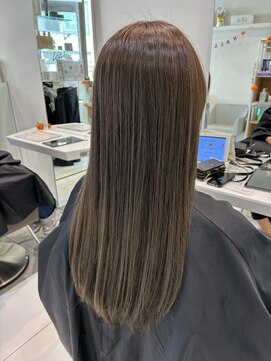 レアリバイケンジ(leali by KENJE) アッシュ系ハイライト