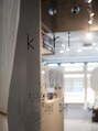 ミスト(mist) ビル側面の逗子市役所側のエントランスからエレベーターで5Fに