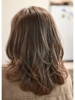 ハロ 蕨(HALO)&nbsp;トップからレイヤーの入ったミディアムスタイル