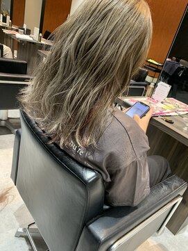 アヴァンス 和泉中央店(AVANCE) ミルクティーグレージュ