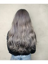 ファンド 千葉(fand)&nbsp;ブリーチ/シルバーグレー/インナーカラー/イヤリングカラー