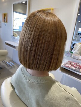 クロス(cross) 切りっぱなしボブ