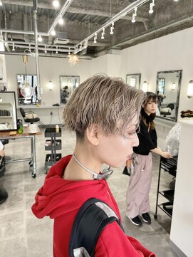 ホリー(HOLLY) ショートボブ×ブロンドベージュ