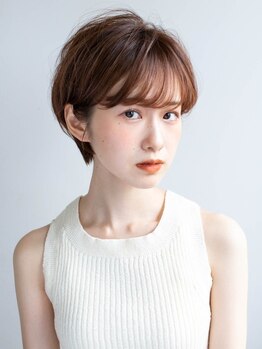 シュリ(shuri)の写真/全体のフォルムバランスにこだわったヘアカット*大人女性に贈る頭頂部のふわっと感,襟足のおさまりが高評価