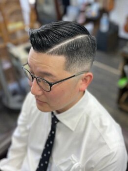 バーバーショップレノン(BARBER SHOP LENNON)の写真/我が家のような空間。スタッフの人柄も人気の秘訣！ON/OFFキマるスタイルで忙しい朝のセットを楽に☆