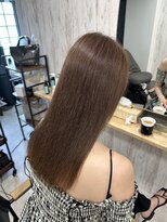 ワイト(&y～waito～)&nbsp;【広がりを抑えて綺麗に伸ばす艶ブラウン】