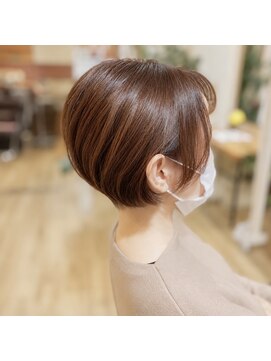エイチ ヘアアンドメイク(eich hair&make) まとまり艶感ショートボブ