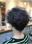 ちょい強めのパーマスタイル