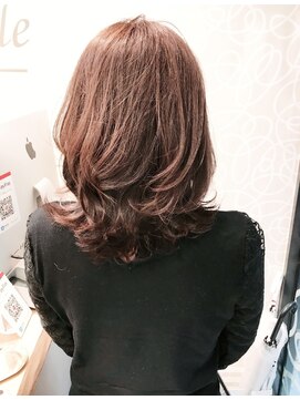 ミッシェル アフロート(michelle afloat) 20代30代40代小顔ひし形くびれ外ハネツヤベージュカラー