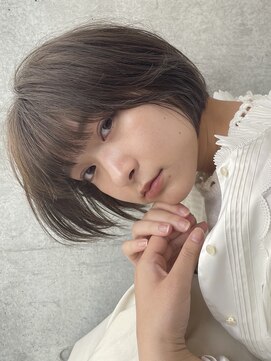 ソラ 表参道(SORA) [SORA見藤] 丸みショートボブ　透明感グレージュ