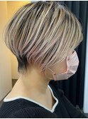 ダブルカラーショートボブインナーカラーハイライトケアブリーチ