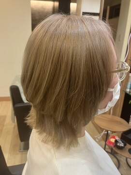 ヴァンクラウドフロムコウベ 恵庭店(VENT CLOUD from KOBE) 20代30代40代髪質改善カラーアッシュベージュ艶感ストレート