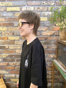 スナッグ(snug) ベリーショート/ハイトーン