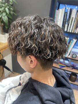 エント(ento) 立体感際立つツイストスパイラル