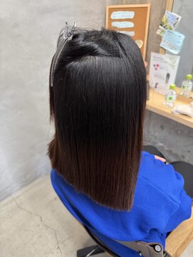 リタ 枚方(Rita) 20代30代40代ブリーチなしアッシュブラック艶髪ミディ