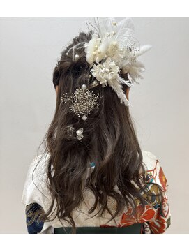 サロン ド アベニュー 袴ハーフアップ