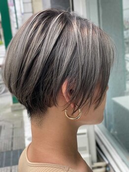 レブル(Re BuLL)の写真/【明石駅から徒歩2分】傷みを気にする方にもおすすめ♪白髪染めでも明るく！あなただけのカラーに出会える