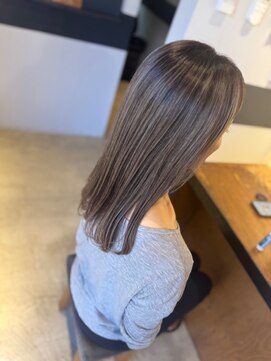 エフパレードシーサイド(F.PARADE seaside) お白髪もお洒落に