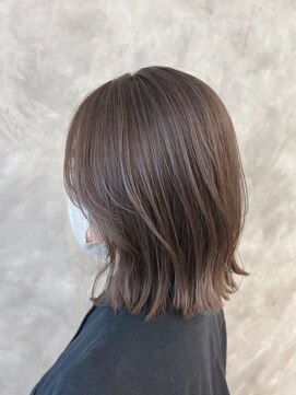 ブルー 青葉台(BLUE) 白髪ぼかしグレージュボブ