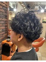 ヘアメイク フレンシア(hair make flencia)&nbsp;色気漂う！強めカールのパーマスタイル【074スタイル】