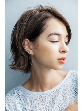 ヘアーデザイン アストレイ(hair design astray) ハイトーングロスボブ