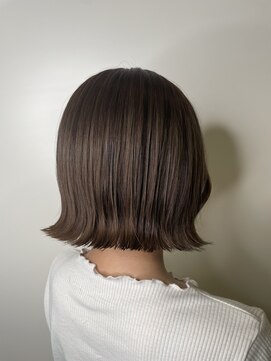 テテ(TETE) 切りっぱなし外ハネボブ