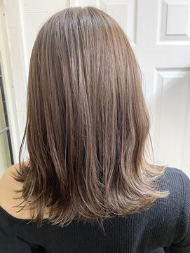 ウーロス(uros.) ミディアム☆ベージュ