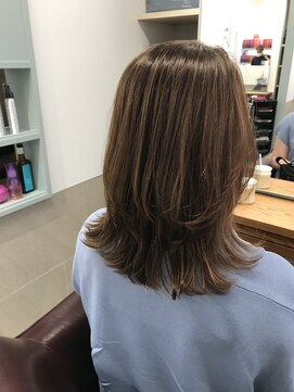 トゥーリ 春日店(tuuli) レイヤーミディ