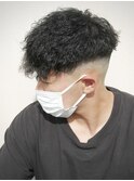 スペインカール　前下がりスパイラルパーマ　外国人風フェード