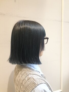 ネオリーブギンザ 銀座店(Neolive GINZA) ネイビーカラーが可愛い　ぱつっとボブ