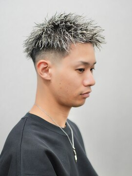 スラッシュ(SLASH) ツイストパーマ/短髪/ホワイトメッシュ/フェード/メンズ/姫路
