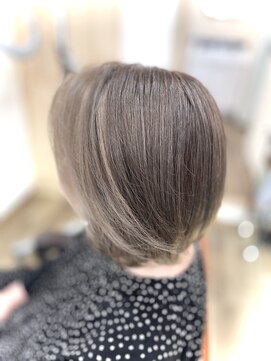 いちのは ダブルカラー＆ブリーチハイライト