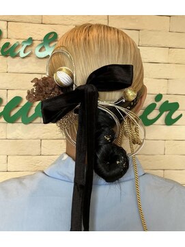 キレイ目シニヨン