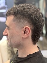 フランクスバーバー アンド ビアークラブ(FRANK'S BARBER and BEER CLUB) MEN’S HAIR/サーフカール/刈り上げセンターパート/有楽町