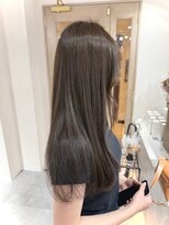 カミエ(kamie) グレージュロング×透明感のあるツヤ髪スタイル