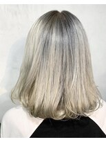 モノ アンド イニ(Mono & inni)&nbsp;【奈良/inni hair】ハイグラデーション