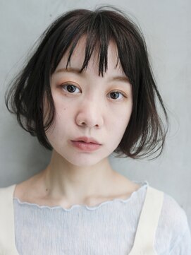 アルバム 銀座(ALBUM GINZA) ナチュラルショート_ローライトスリークボブ厚めバング_67320