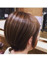 ビギン(BEGIN)&nbsp;ショートボブ＆オイルカラー