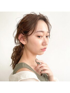 クーラ(Cura) *アレンジしても可愛いパーマ・オリーブベージュ