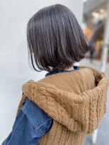 モルニ(MORNI)&nbsp;アッシュグレー_マロンベージュ Aラインボブ かきあげ